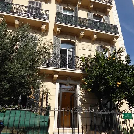 Gustave Apartment *